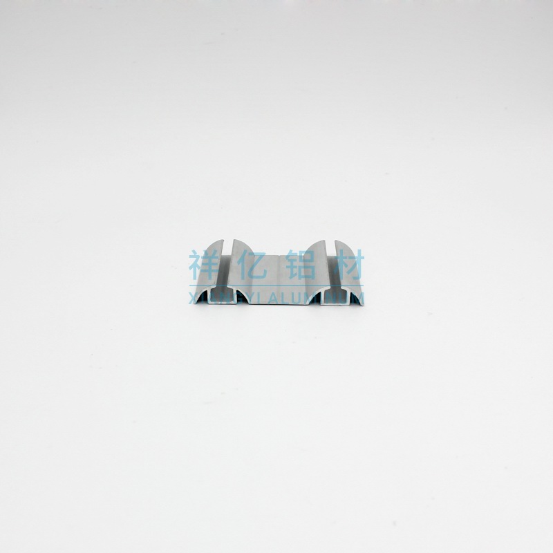 移門下軌鋁型材2